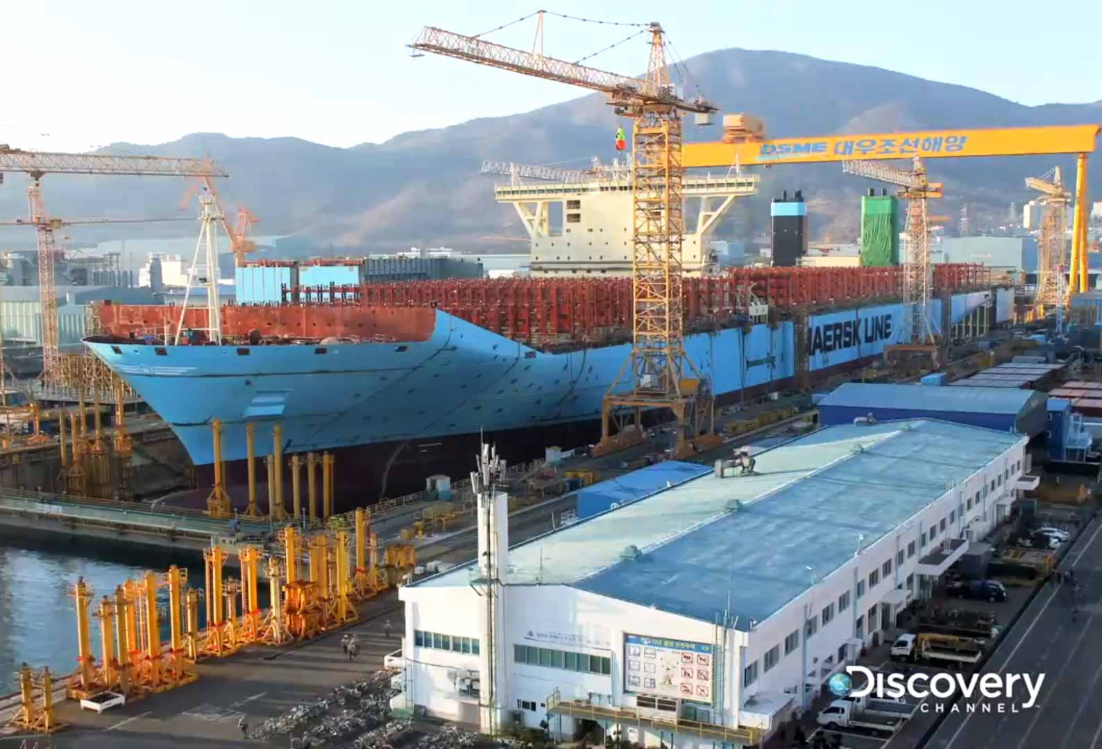 large ship construction