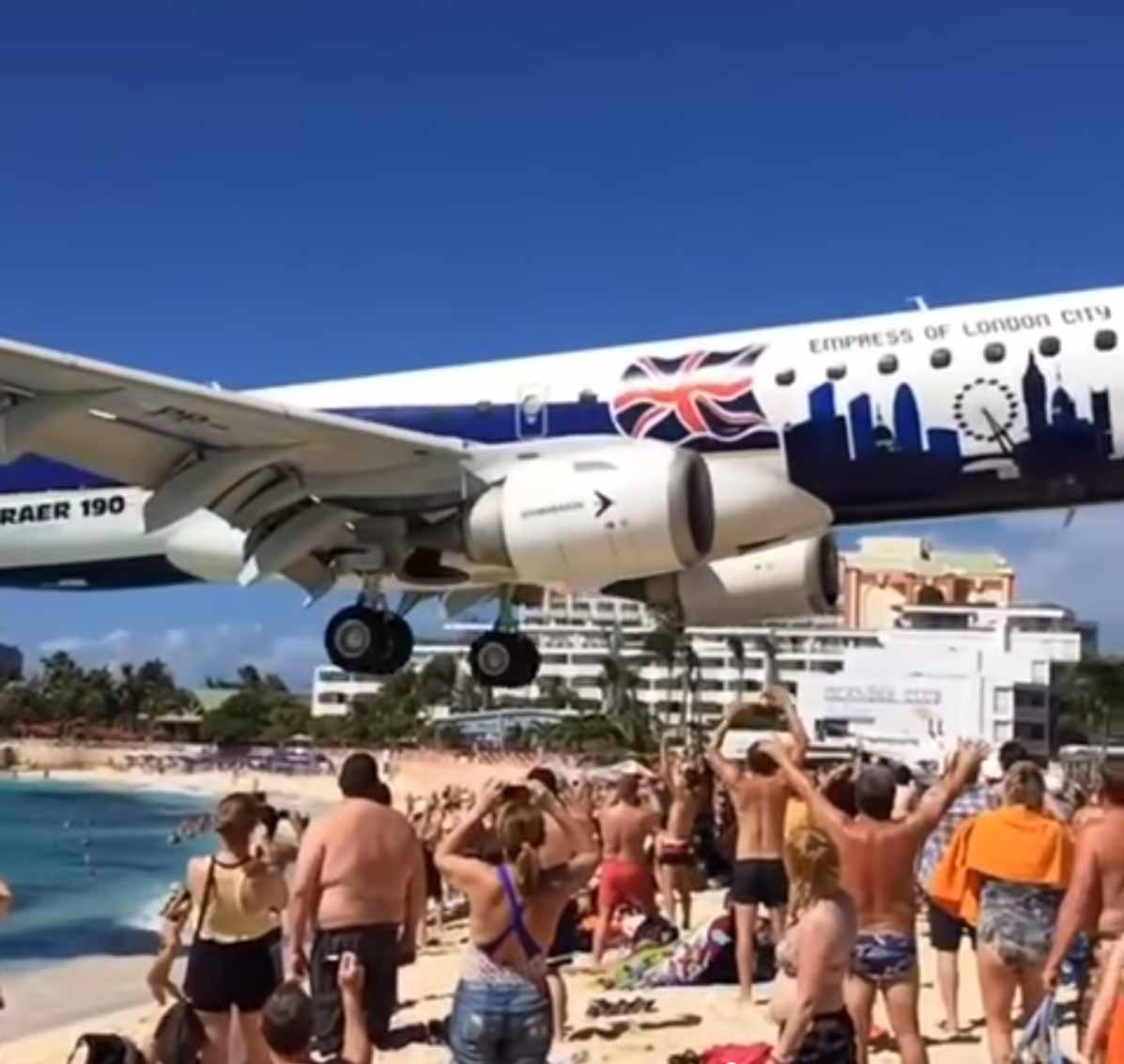 Super Low Pass Maho Beach St Maarten