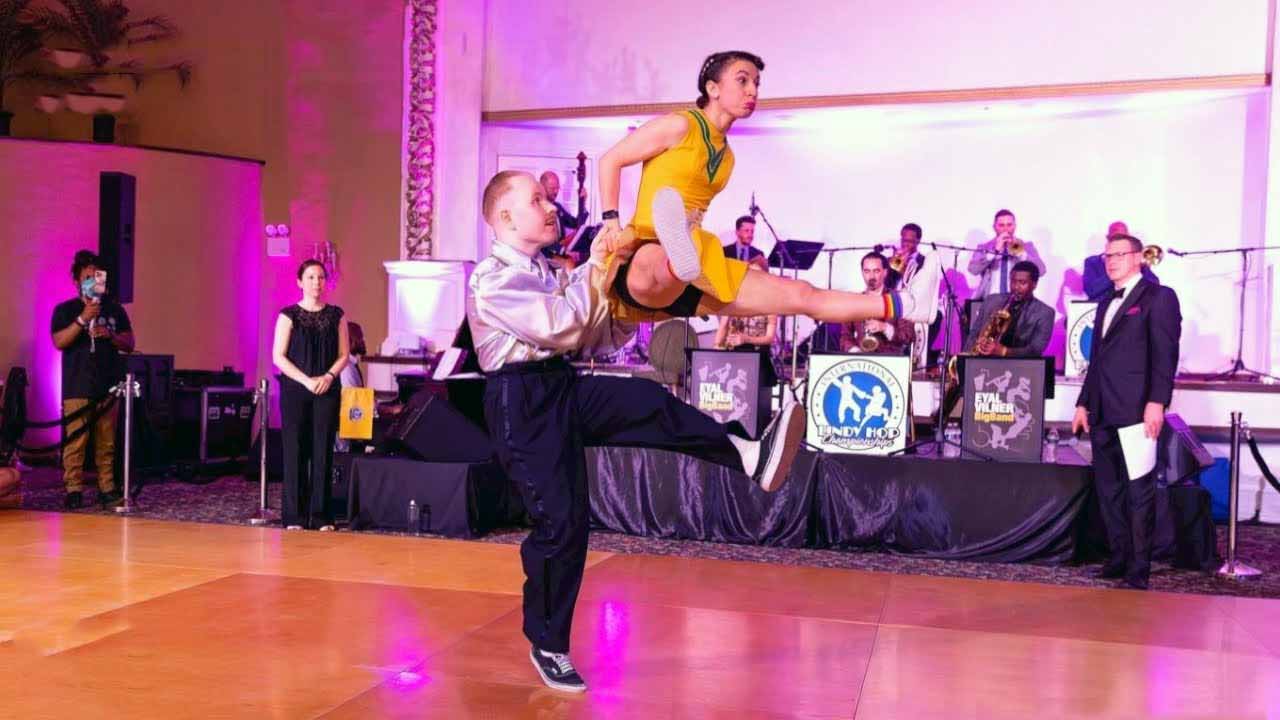 Lindy Hop двухуровневый клуб